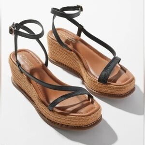 Chico's Carlina Black and Tan Wedge Sandals